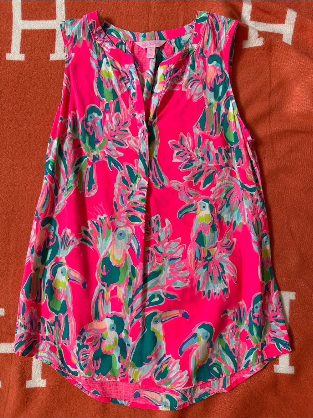 Lilly Pulitzer Pink Tropical Print Sleeveless, Like New, Soft and Swingy